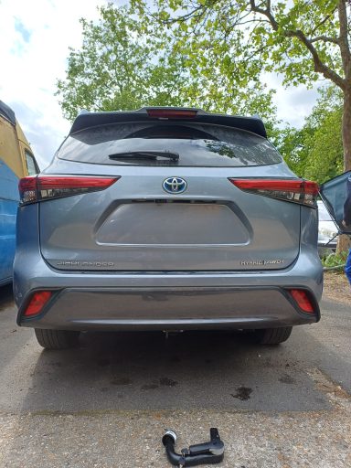 TOYOTA HIGHLANDER HYBRID TOYOTA