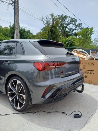AUDI
