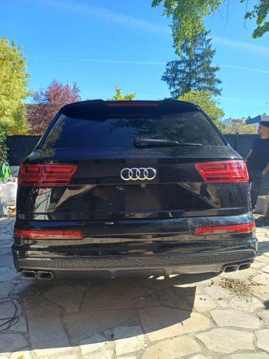 AUDI